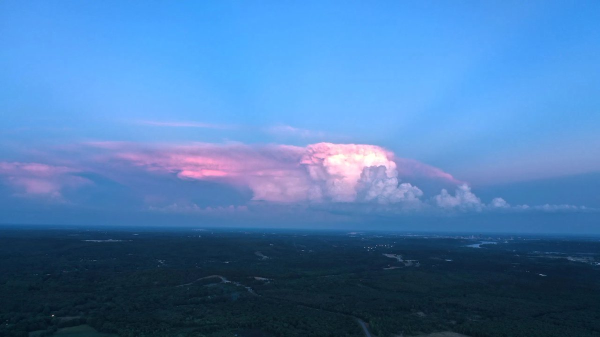 INCREDIBLE photos of storms at sunset from Steven Wright. Great stuff!