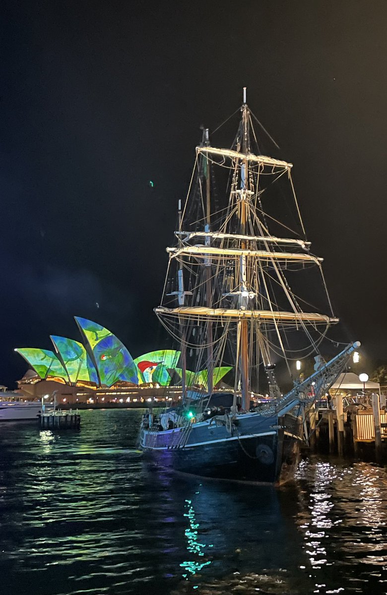 The Opera House and Tall Ship at Vivid Sydney 🎉 

@VividSydney #vividsydney #sydney #australia #ilovesydney #sydneyoperahouse #photography #vivid #operahouse #sydneyharbour  #harbourbridge #sydneyharbourbridge #visitsydney  #sydneylife #lights  #circularquay #operahousesydney