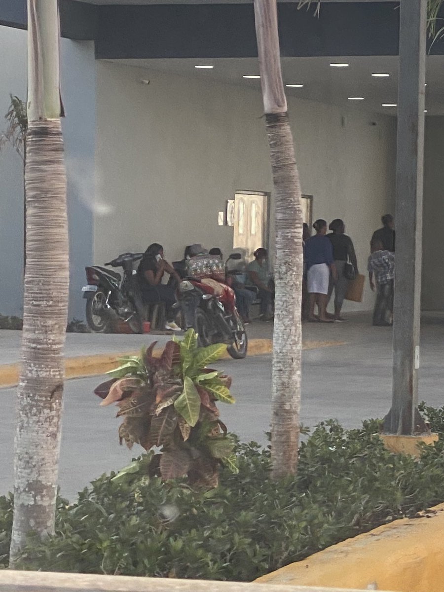 ctelemin's tweet photo. El hospital de Villa Hermosa dando servicios a la comunidad, una imagen vale más que mil palabras. https://t.co/dNz1okmclS