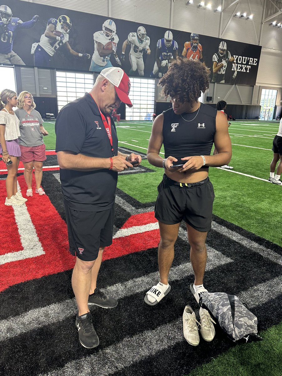 elijah_naz's tweet photo. Great being back in the city!! Thanks @JoeyMcGuireTTU for the great camp. Something special brewing down here🔴⚫️@CoachKennyPerry @TexasTechFB https://t.co/jfcL8uD7yJ