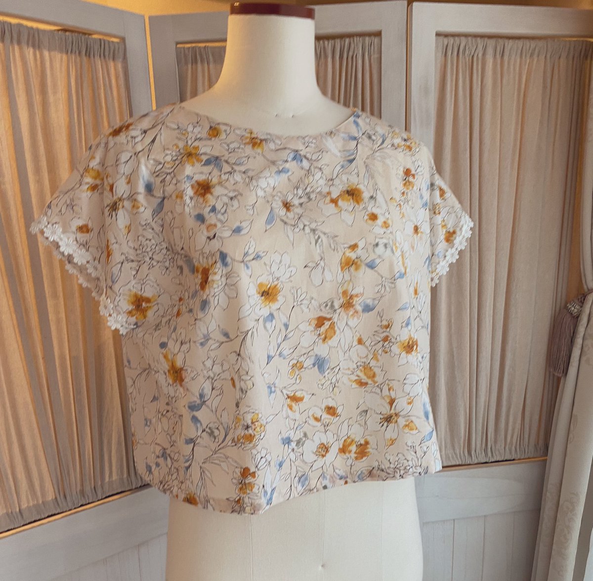 丈感を何度も調整して、ちょうど良い丈で出来た😊もうちょっとで完成です。 https://t.co/4xTvRpHfOB