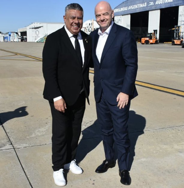 Perdon. Estos son los impresentables. Tapia e Infantino. No me di cuenta que no puse la foto.