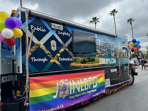 LBPD's tweet photo. Today, #LBPD officers were honored to participate in the LA Pride Parade and Festival.
Happy Pride, Long Beach! ๐ ๐
#LBPDCares
#JOINLBPD https://t.co/AX7UkDbefI