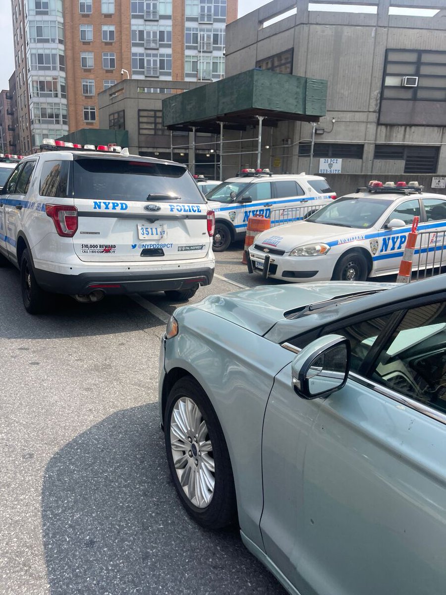 The driver 351117 blocked the bike lane near 2269 Frederick Douglass Blvd on June 11. This is in Manhattan Community Board 10 #mancb10 & #NYPD28. #VisionZero #BlockedBikeNYC https://t.co/aUac7js3oW