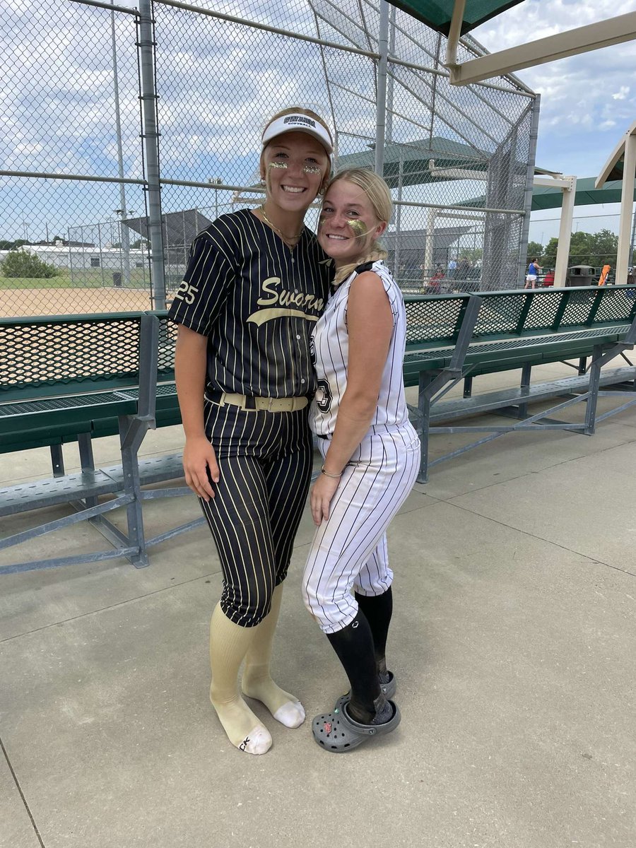 reagan desmuke tweet media