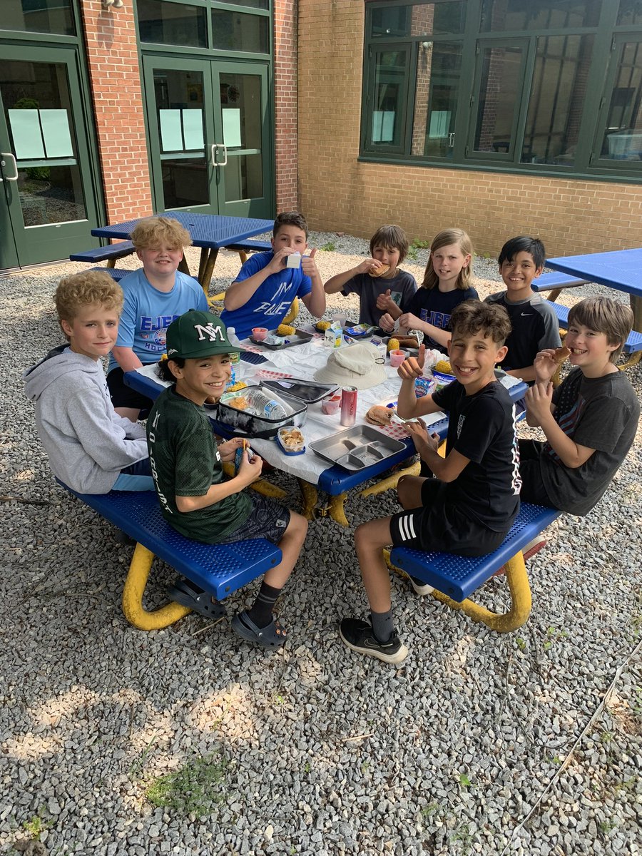Cleaning up the Sarah Noble environment so we can enjoy the outdoors on this beautiful day! #WalkingProject #Environment <a href="/SNISWalk/">SNIS Walking Project</a> <a href="/MrsLeclair/">Mrs. Leclair</a>