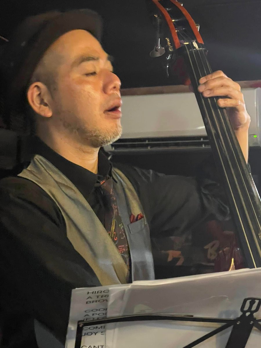 hiro12347's tweet photo. 6月11日日曜日2023年
13:00開演

@JAZZ 38

HIROAKI QUINTET LIVE

6月11日日曜日亀有
#神村英男
#枝川淳一
#小野孝司
#渡部拓実
#大林裕明
#jazz38
#jazzlive
#bebop
#live
#quintet
#jazz
#jamsession https://t.co/bzZ7TRpwtB