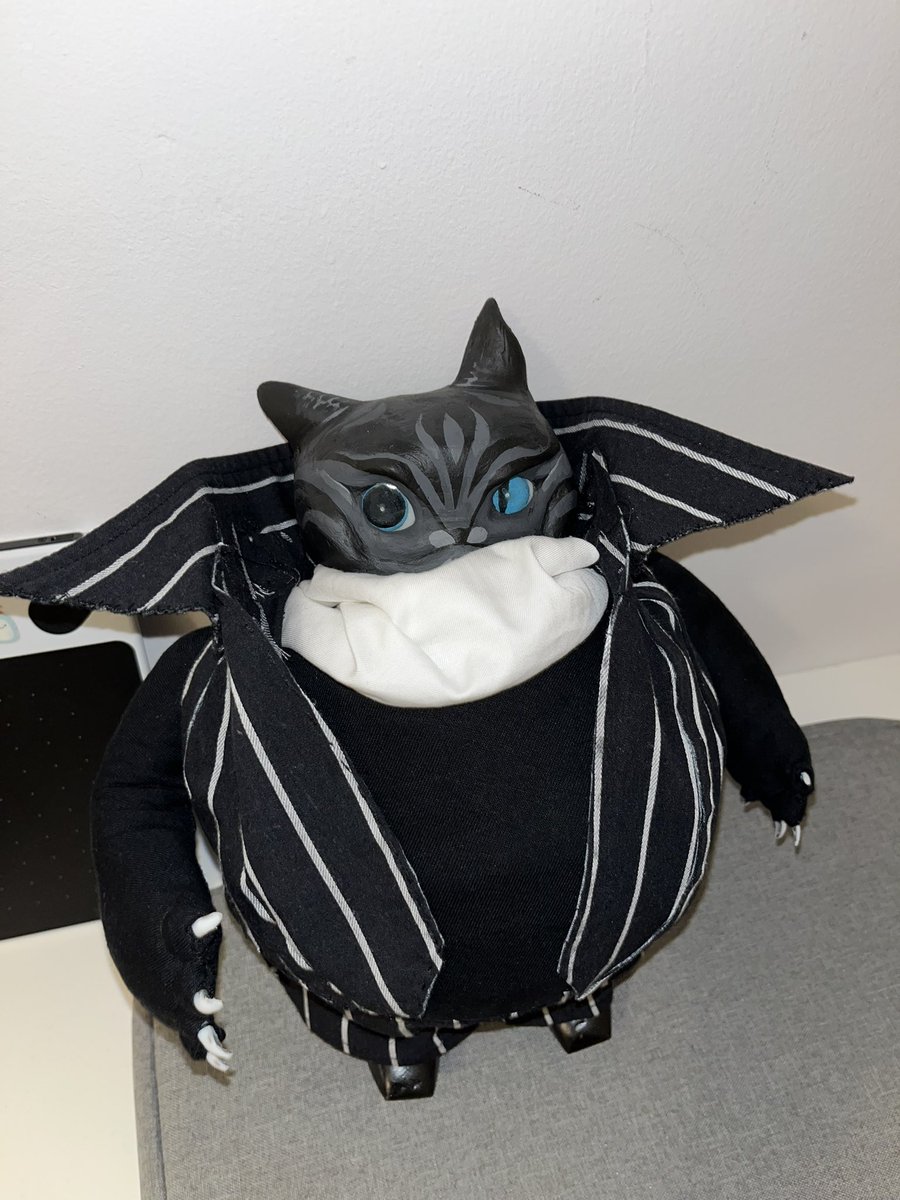 qrrmon's tweet photo. TO JEST MOJA LALKA NA ZALICZENIE PRZEDMIOT PROJEKTOWANIE LALKI DO FILMU ANIMOWANEGO NA STUDIA NAZYWA SIĘ BUSTOPHER JONES I JEST GANGSTEREM https://t.co/y2AIAhHJqK