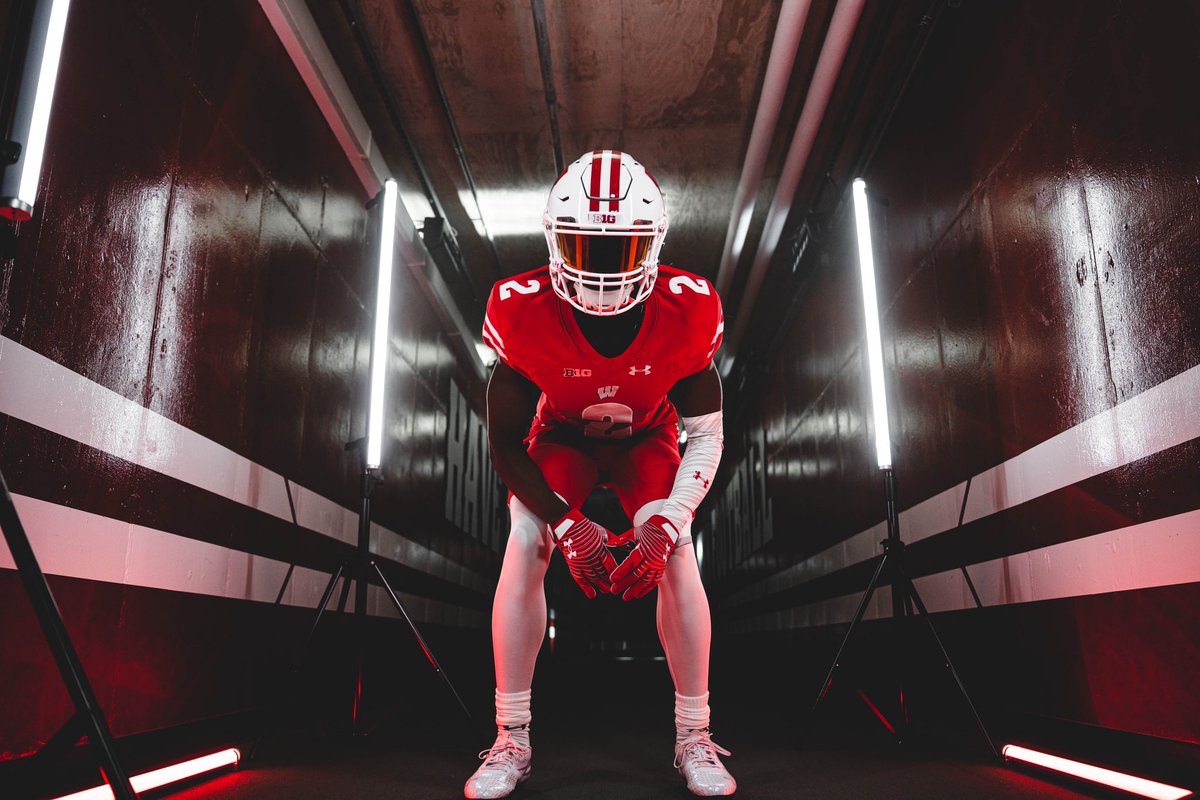 JayHarper_2's tweet photo. Had a great time in MadTown ❤️ 🦡 @CoachFick @Haynes_Badgers @PatLambert13 @BadgerRecruiti1 @JayGirdner @McNamaraRivals https://t.co/wytXMqcc9m