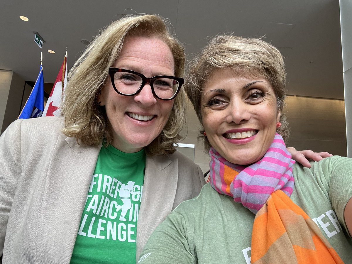 JyotiGondek's tweet photo. 2/2 Kicked off Sunday with @suedeyell for the #yycstairclimb powered by @CGYFireFighters &amp; many fire departments to raise funds for cancer supports through @WellspringAB. And helped kick off #IEDCCalgary with @calgaryeconomic. Lots of great folks doing great things! https://t.co/hFmdEJlsGf