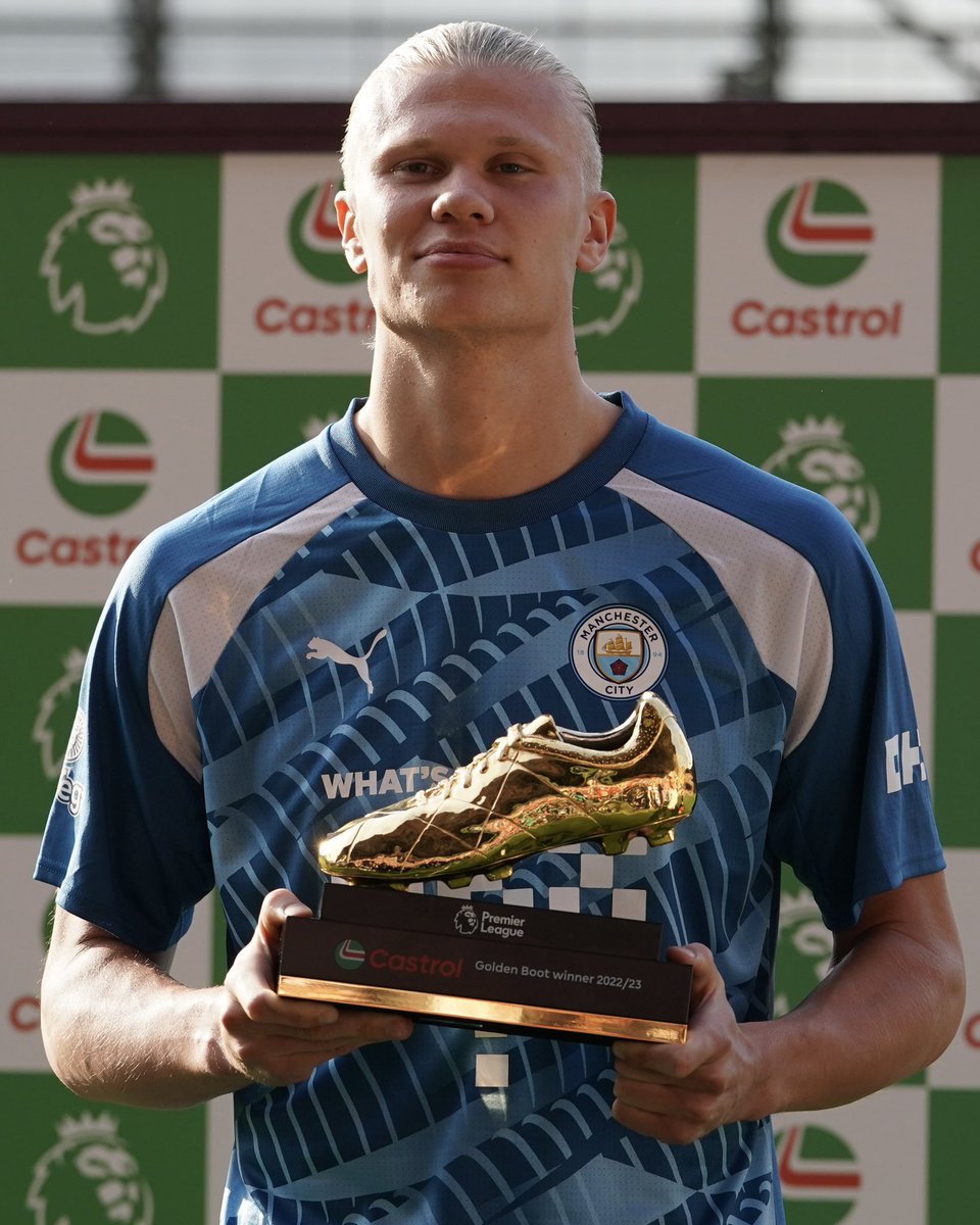 City_Xtra's tweet photo. #OnThisDay: #ManCity signed @erling [2022]

🔵 53 Apps
⚽️ 52 Goals
🅰️ 9 Assists
🏆 Premier League
🏆 FA Cup
🏆 Champions League
🏅 FWA Footballer of the Year
🏅 #PL Golden Boot
🏅 #PL Player of the Season
🏅 #PL Young Player of the Season https://t.co/rrseiyzOVQ