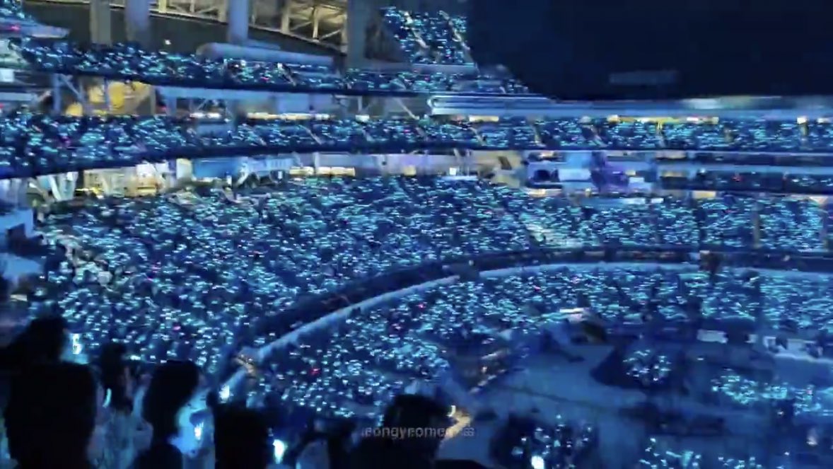 PopBase's tweet photo. TWICE has become the first female act in history to headline a sold out show at SoFi Stadium. https://t.co/9OV12rAAR9