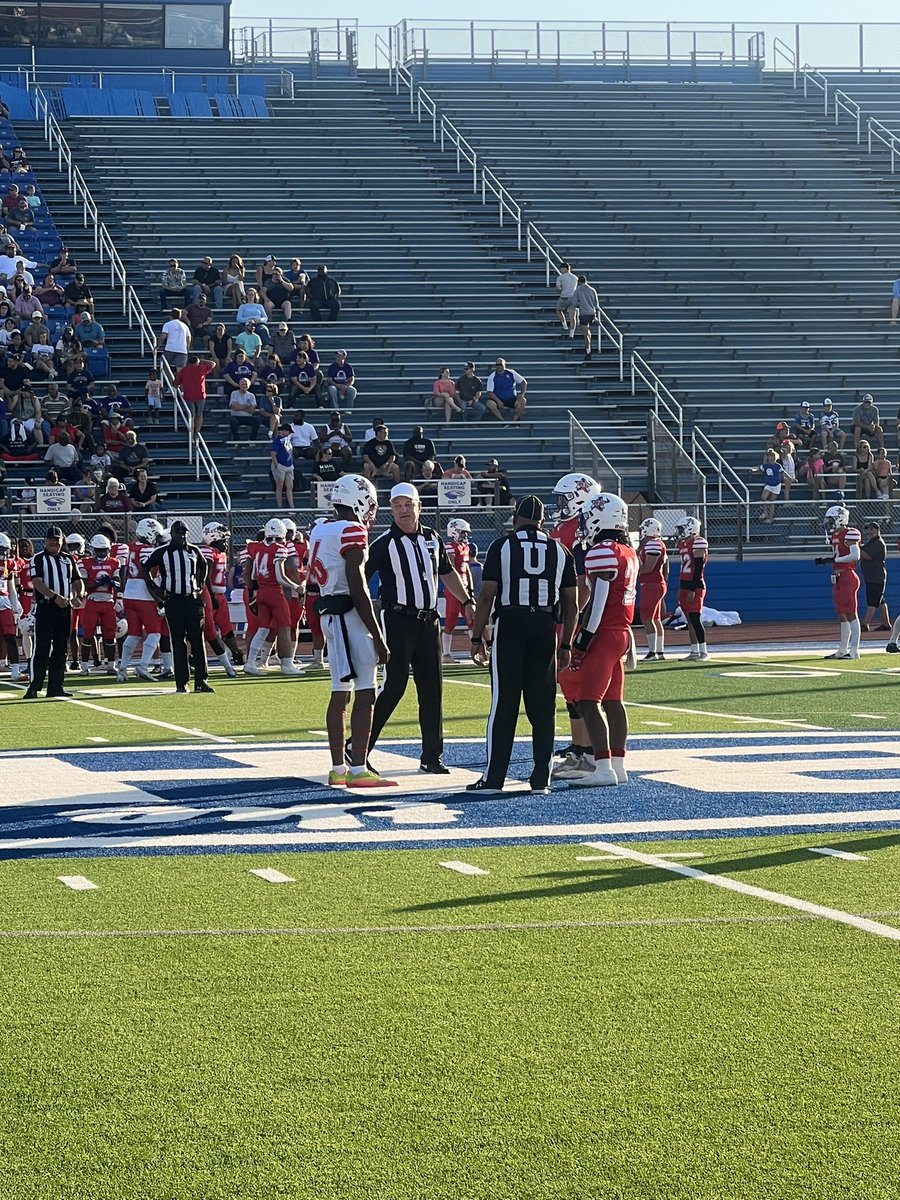 Coach_G_Rog's tweet photo. Had a great time with the @BayouBowlGHFCA this past week! Even better getting to see @NateTroxel84 pop some pads again! 
#RiseUp https://t.co/KN0SIFscWO