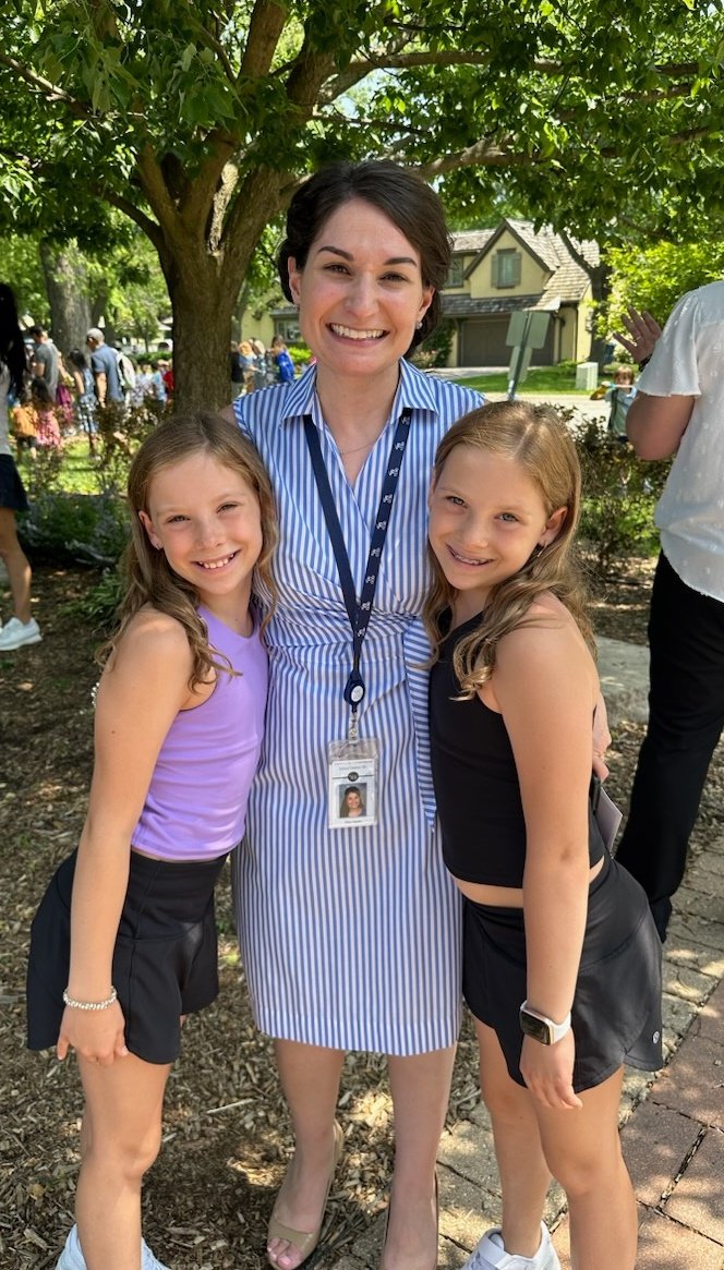 Effey Nassis tweet media