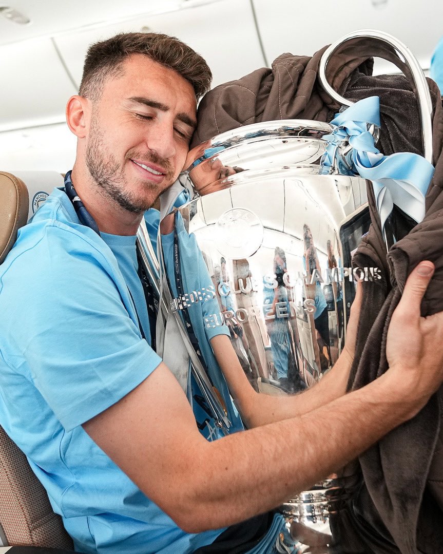 Laporte's tweet photo. Good night 😴😴😴 https://t.co/npOph8h0IZ