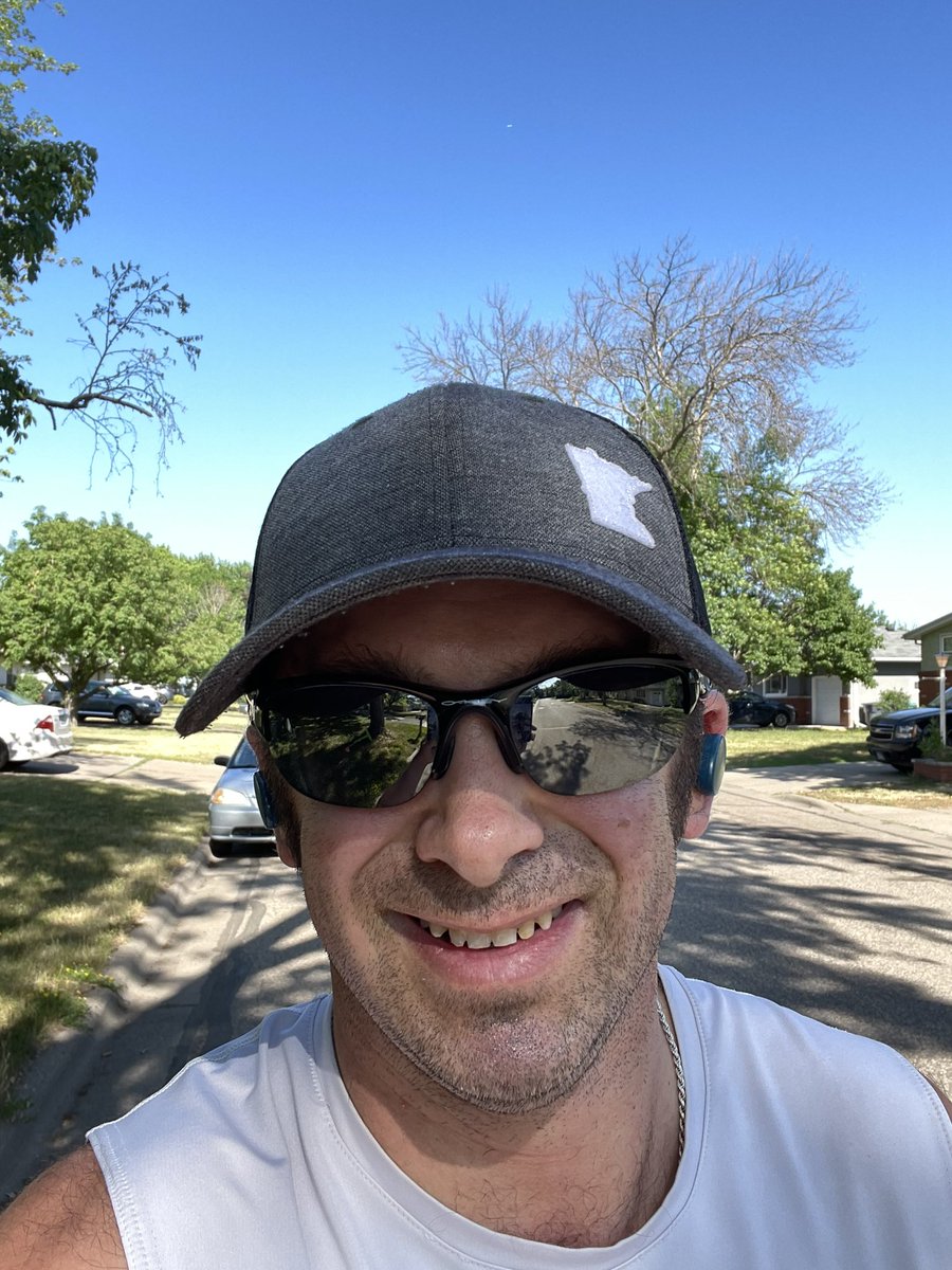 AgentUlland's tweet image. Nice cool day here in St. Paul, Minnesota. Went for a quick run after walking the dogs. 

#WorkoutSunday 
1.32 miles
11:12 minutes