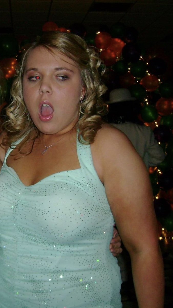 thesparklydream's tweet image. Demon eyes &amp;amp; thick thighs 🤷‍♀️ Not sure what that mouth was up to! 🤣 

#myblondeera #blondeme #sundayvibes