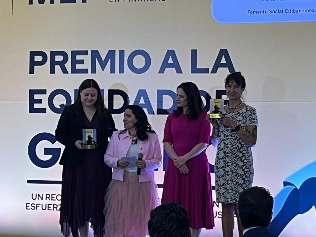 gchavezs's tweet image. Recibimos el 1er lugar del premio a la equidad de género, otorgado por el IMEF.

Nos da mucho orgullo, pero sobre todo un gran compromiso para seguir trabajando en temas de diversidad y equidad de género.

#TalentoSinEtiquetas #TogetherForInclusion