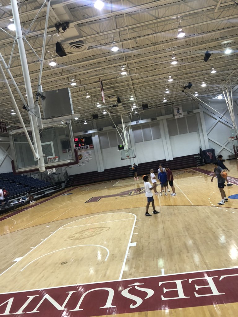 ErnestoAlmont13's tweet photo. Had a fun time at Lee University! Great coaching and beautiful campus. #LeeFlames https://t.co/wN9mf2nmKc