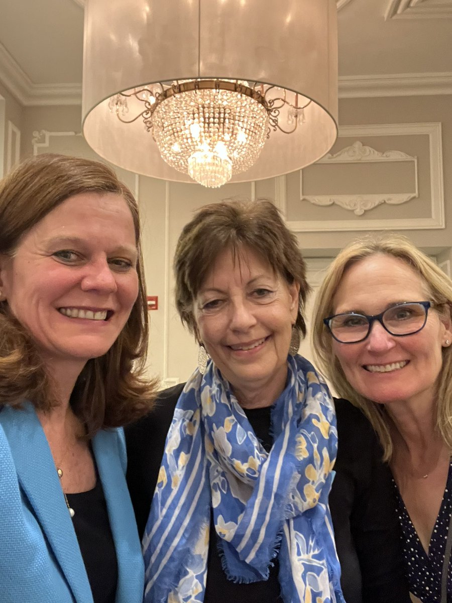 Lynn Schuchter tweet media