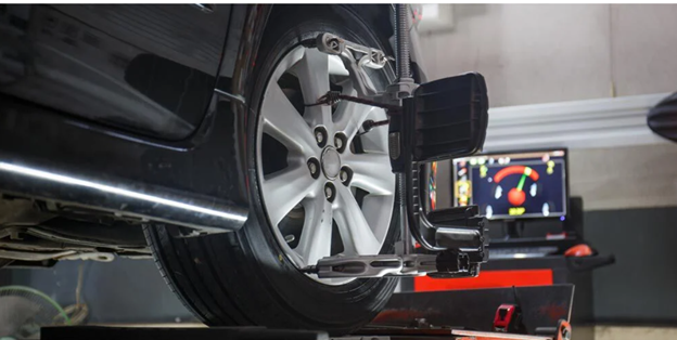 KalTire's tweet image. Proper wheel alignment ensures that you’re driving straight and that your tires don&apos;t have uneven wear. Learn about the common signs that it&apos;s about that time to get your wheels aligned: kaltr.ca/3mxAbv5
#TalkToKal  #ServiceExperts
