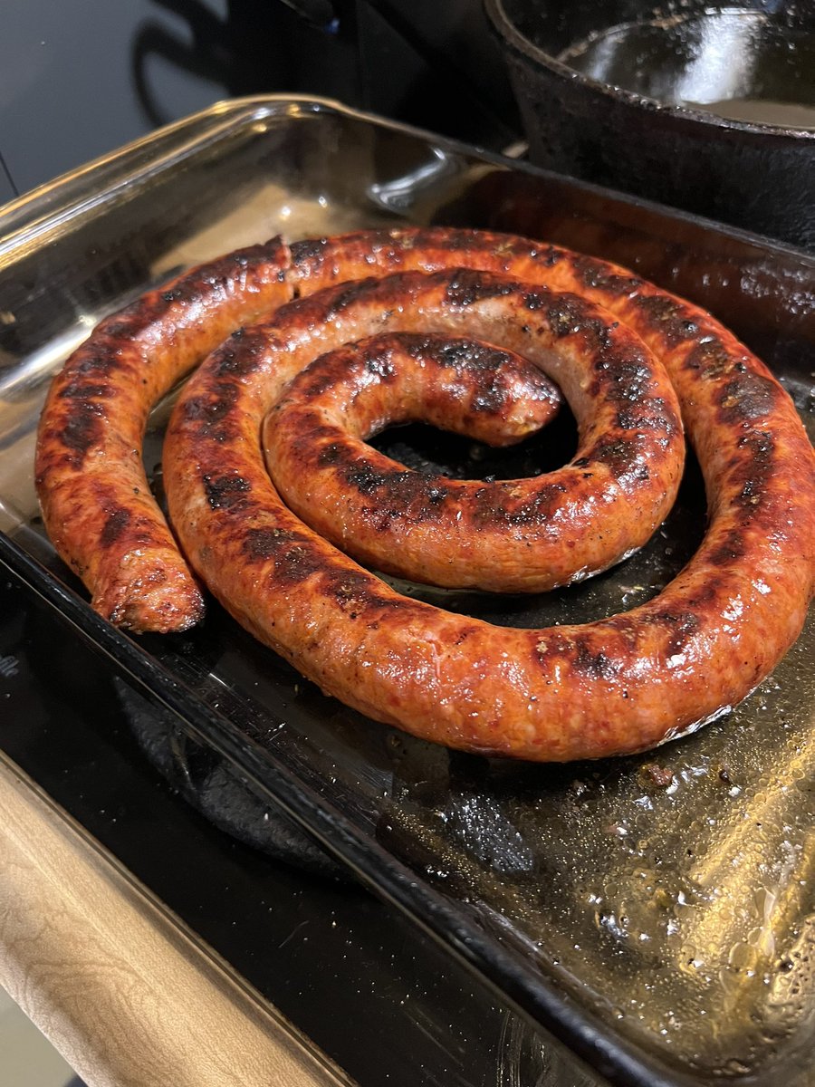 Sofa👁️VTUBER on Twitter "First time grilling a whole rope of sausage 🥹"