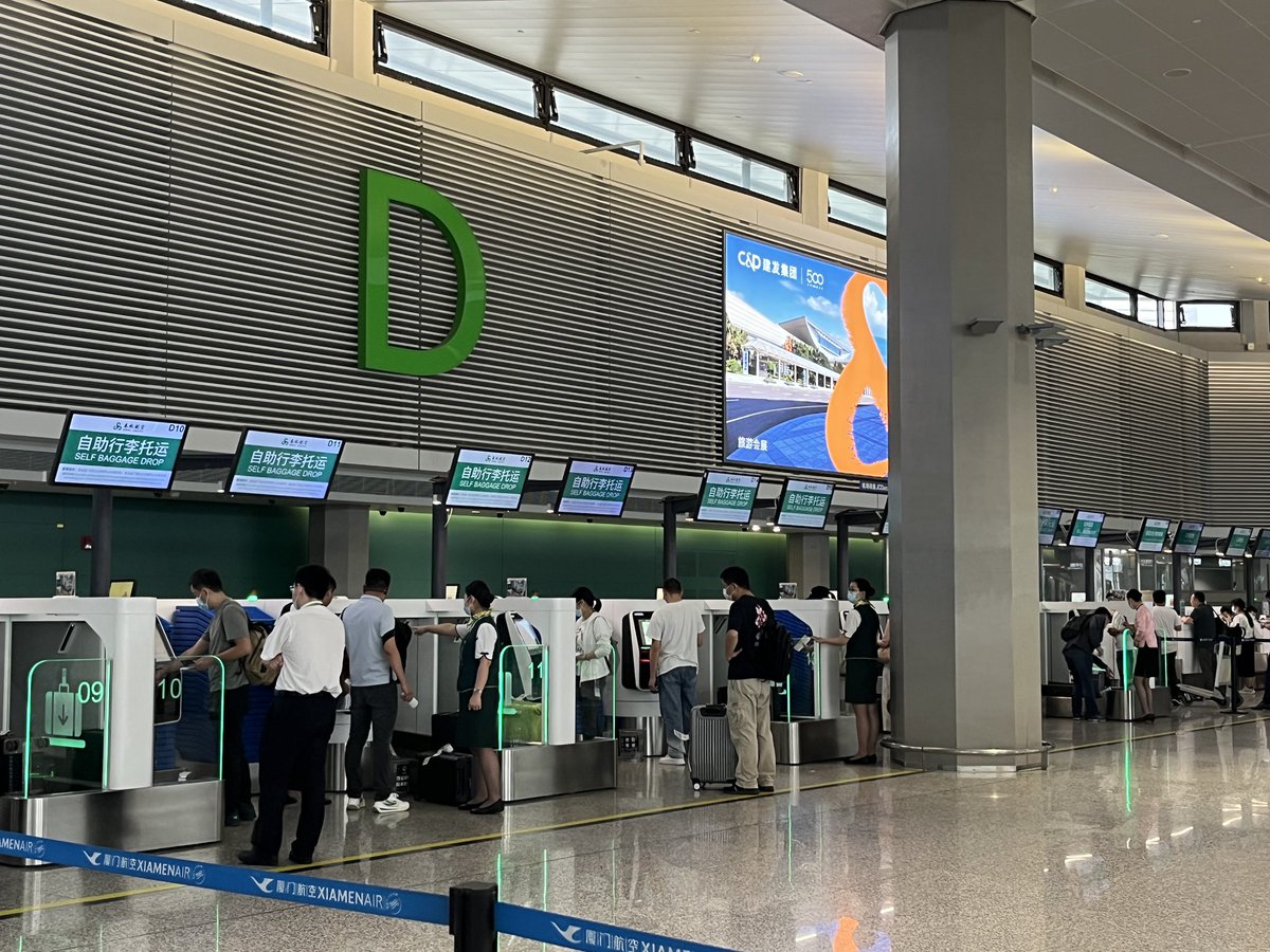 happyfif's tweet image. 久々の春秋航空😝
虹橋空港でT1の早朝も昔みたいなカオスになってないし、、自動チェックインと自動荷物預け機のお陰かな？
#springair 
#shanghaihongqiaoT1