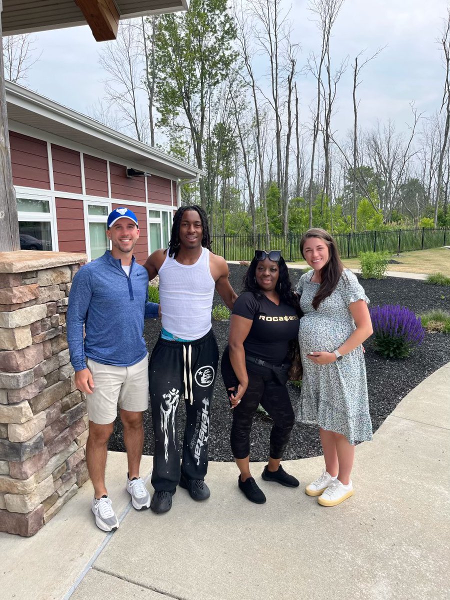 George Halcovage III (@coachgh3) on Twitter photo Move in day for all of our new @UBmenshoops Family!  Can’t wait to work this summer with <a href="/AnquanBoldinjr/">Anquan Boldin Jr</a> <a href="/DiovionMiddlet3/">Diovion Famakinde</a> <a href="/bryson_w__/">Bryson Wilson</a> <a href="/RyanSabol0/">Ryan Sabol</a> <a href="/JamesGrahamIII2/">no one</a> <a href="/___shawnnn___/">Shawn Fulcher</a> 🏀🔵⚪️🤘🏼 Move in day for all of our new @UBmenshoops Family!  Can’t wait to work this summer with <a href="/AnquanBoldinjr/">Anquan Boldin Jr</a> <a href="/DiovionMiddlet3/">Diovion Famakinde</a> <a href="/bryson_w__/">Bryson Wilson</a> <a href="/RyanSabol0/">Ryan Sabol</a> <a href="/JamesGrahamIII2/">no one</a> <a href="/___shawnnn___/">Shawn Fulcher</a> 🏀🔵⚪️🤘🏼