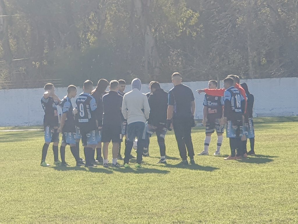 Los Mismos de Siempre!!!
Torneo fútbol 11 #Clubrecreativoezeiza.
Cavalieri-Perez conducción.
<a href="/Cavalieri_SEC/">Armando Cavalieri</a> <a href="/CarlosPerezSEC/">Carlos Pérez</a> <a href="/OscarTedescoSEC/">Oscar M. Tedesco</a> <a href="/ListaAzulSEC/">Lista Azul SEC</a>.