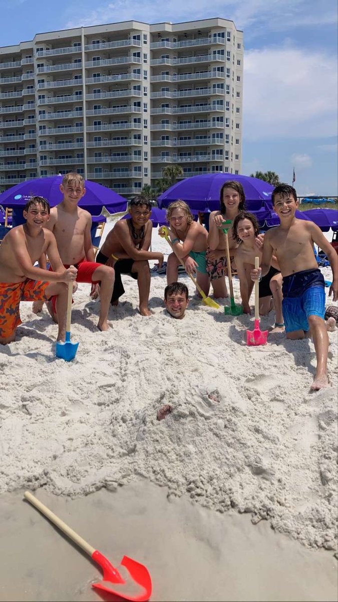 Great opportunity to help coach a great group of young men down south! I’m extremely excited to see how they compete and handle the competition here. <a href="/OEBbaseball/">Ohio Elite Baseball</a> <a href="/kg_shadow/">kevin green</a> <a href="/BrandonGrawe/">Brandon</a> <a href="/RobEurez/">Rob Eurez</a> <a href="/EurezJoey/">Joey Eurez</a>