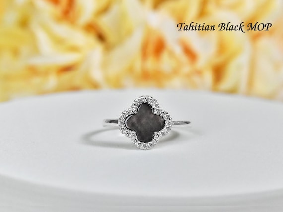oshijewels's tweet photo. Gemstone clover ring / Solid gold diamond/ Abalone/ https://t.co/USUCTUpN57 #cloverring #motherofpearl #goldheartring #abalonering @etsymktgtool https://t.co/HUCkN0ZFya