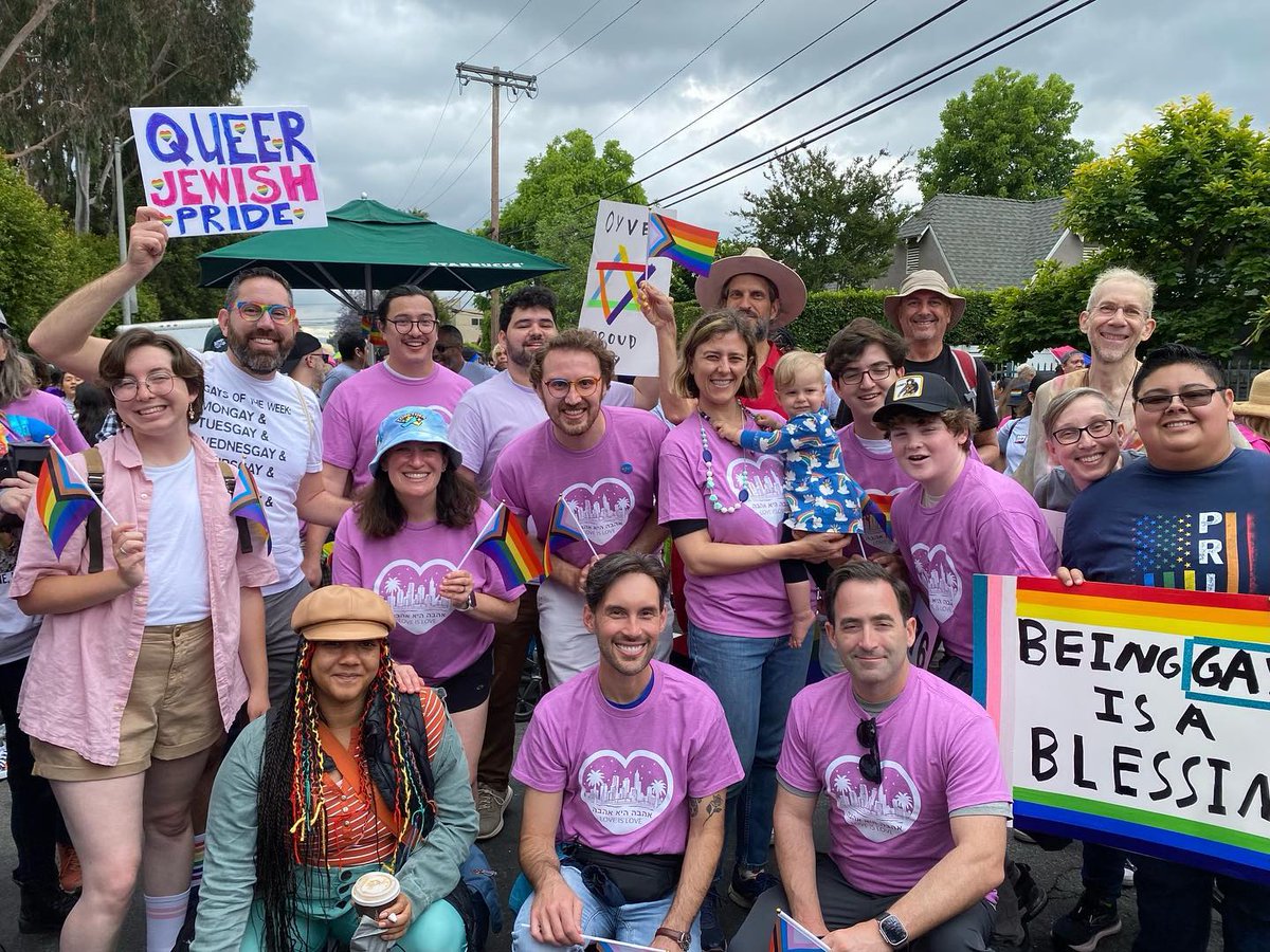 @ikar_la was out being Queer &amp; Jewish at Hollywood Pride today and we'll continue to be proudly queer &amp; Jewish every day!
.
.
.
#jewishqueer #lgtbq #gaypride #queer #queerpride #jewishlife