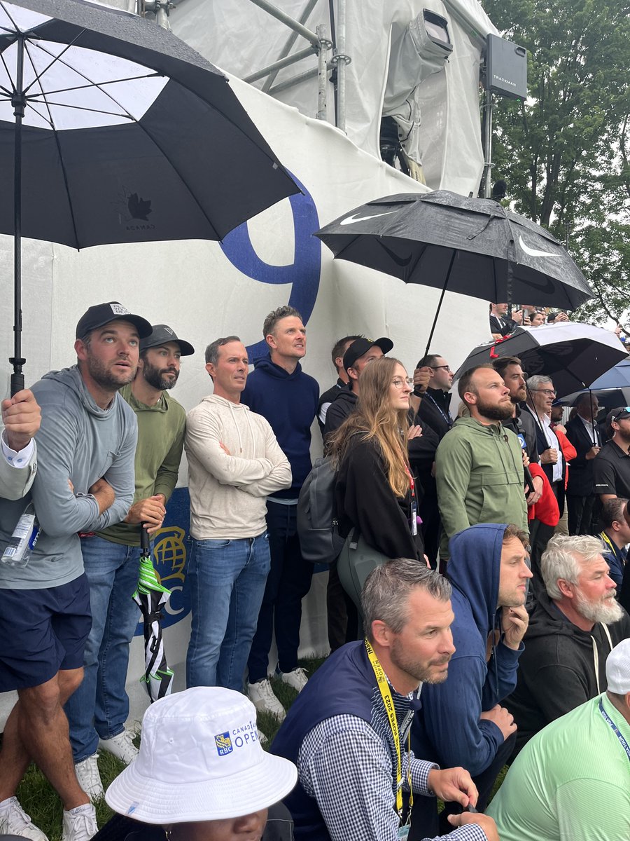 PGATOUR's tweet image. 🇨🇦 vs. 🇪🇺

Fellow countrymen watch on.