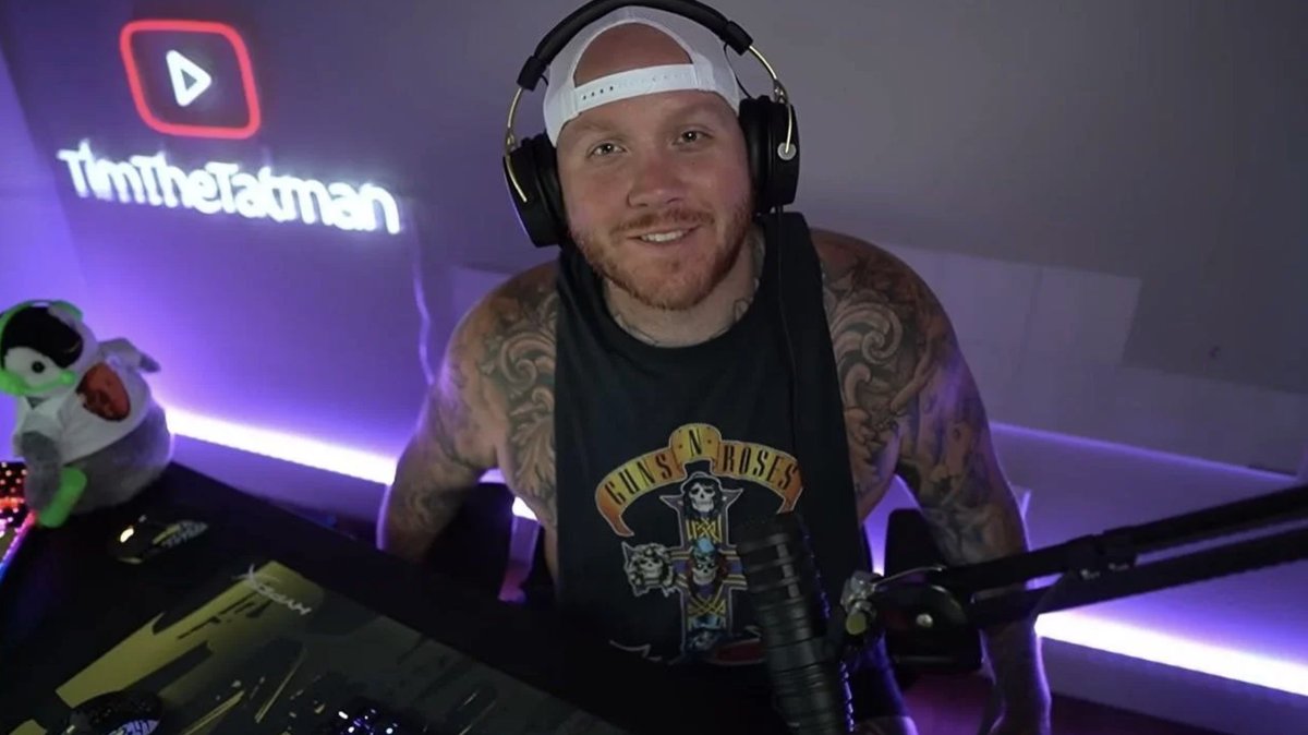 Kotaku's tweet photo. Another Call of Duty streamer's skin getting removed over anti-LGBTQ controversy: https://t.co/PxNRNoAxiQ https://t.co/HIE2SfNFyM
