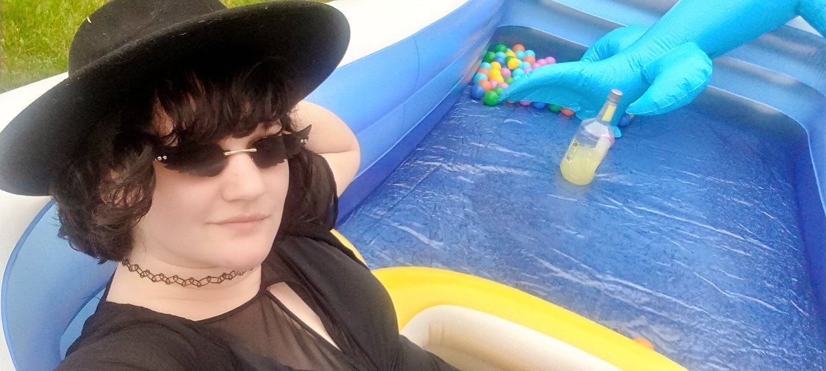 Hot girl summer continues 
#PoolParty #inflatables