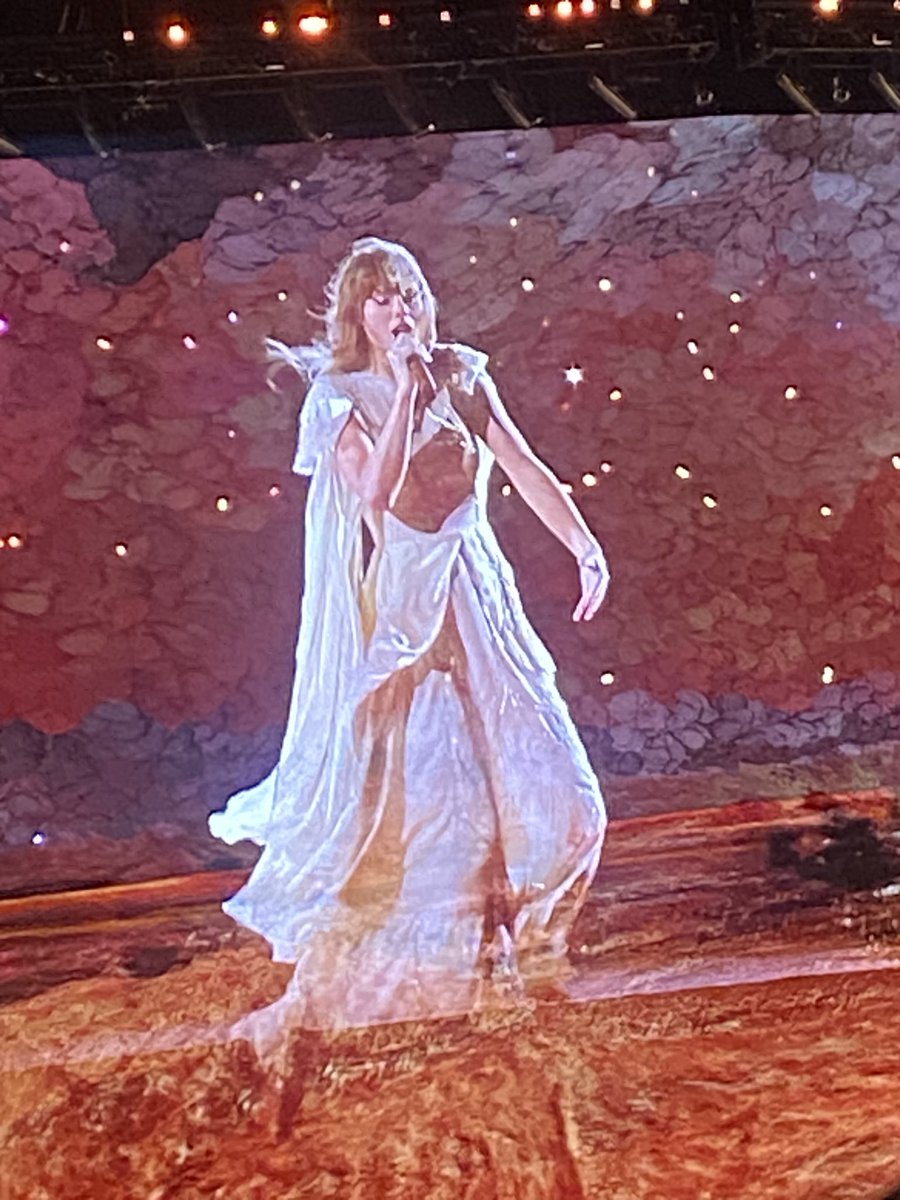panicxwicked's tweet photo. taylor swift fearless speak noww re e ed reputation loverrrr folklore evermore midnights https://t.co/p32vxznEu0