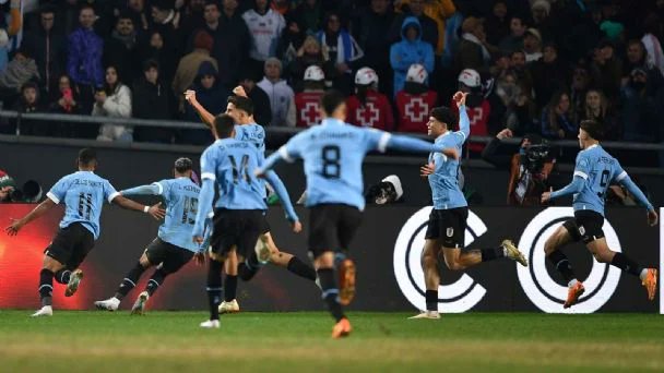 RED92cadadiamas's tweet photo. 🙌🙌⚽️🇺🇾🏆 #DeportesRED92 | #UruguayCampeónSub20 | #LaPlata | #FinalSub20 |
URUGUAY CAMPEÓN DEL MUNDO SUB 20: La selección uruguaya venció a Italia 1 a 0 en el Estadio Único de La Plata https://t.co/v0ZId5hlWo https://t.co/4V60aXx3tf
