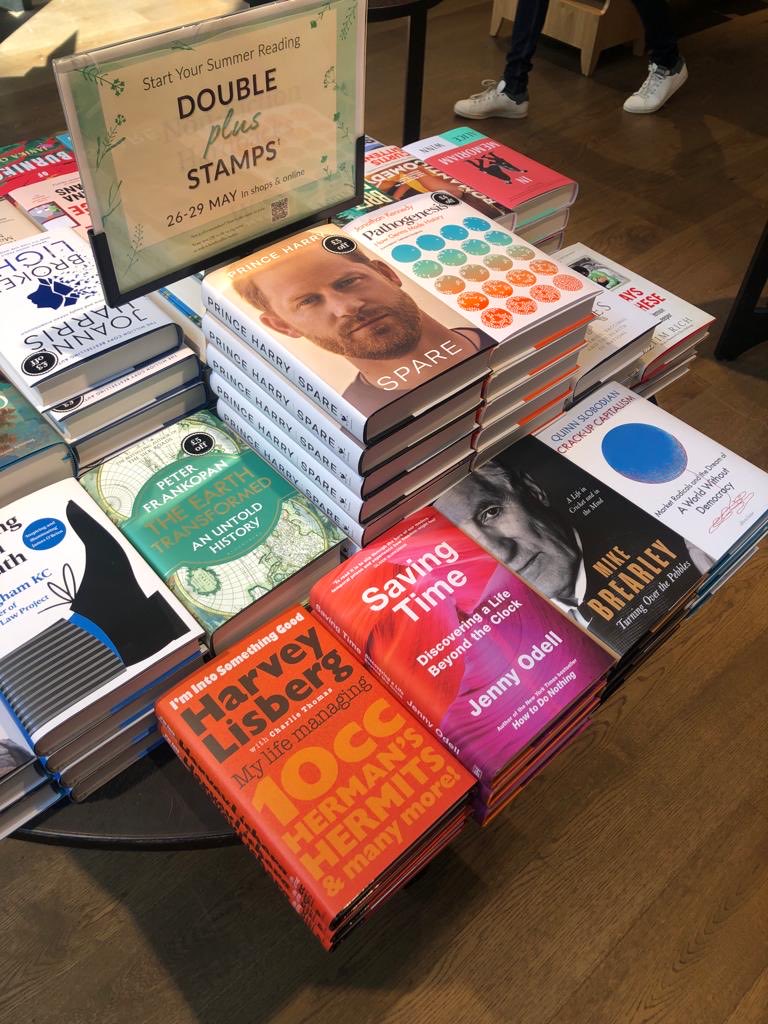hlisberg1's tweet photo. In Altrincham - Waterstones https://t.co/PDD25VXfWp
