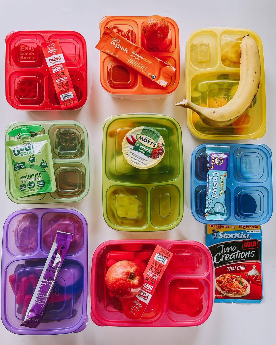 A different colorful box for every day of the week? 🌈 @artsyblevs makes packing lunches and snacks fun by using a variety of colors and boxes throughout the week. These perfectly portioned compartments allow for a balanced meal for all her little ones.