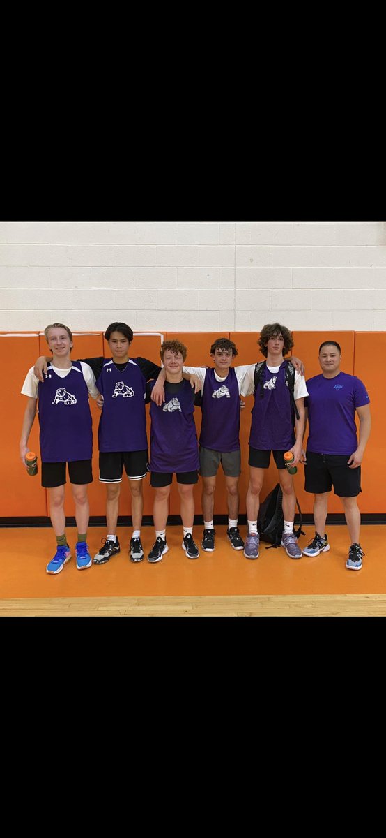 Missing a couple from this pic today. Fun way to spend the weekend. 🏀 Thanks for letting me hang out with you boys. Can’t ask for a better group. Go Bulldogs!