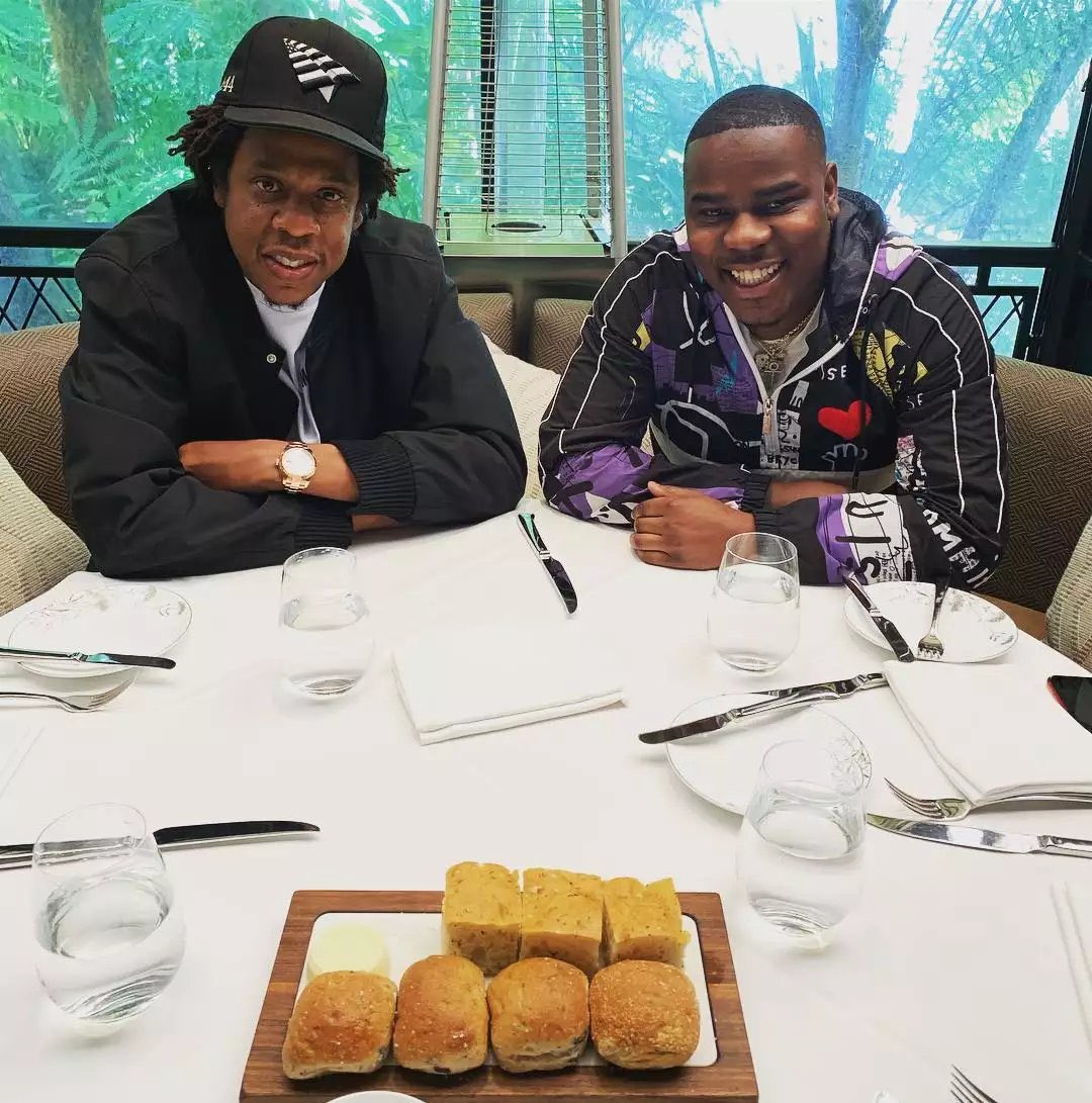 RapDailyNews's tweet photo. Dinner with Jay Z or 1 week with Rubi Rose? https://t.co/gl30ihmrrF
