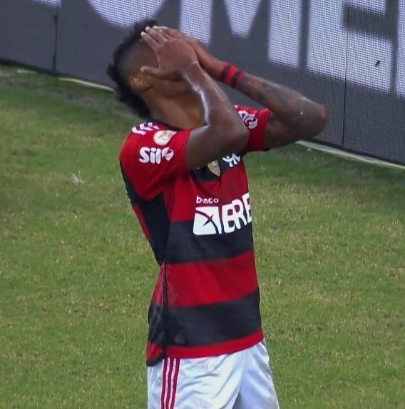 Bruno Henrique com a camisa do Flamengo:

🏟 192 jogos
⚽️ 80 gols
🅰️ 45 assistências
🏆 11 títulos

🏆🏆🏆 Carioca
🏆🏆 Libertadores
🏆🏆 Brasileirão
🏆🏆 Supercopa
🏆 Recopa
🏆 Copa do Brasil

ÍDOLO ETERNO DO FLAMENGO.