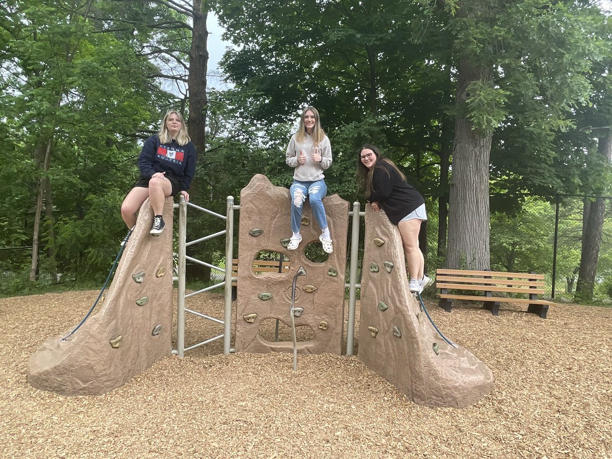 rcsdlibrarian's tweet image. A nice night for the RCSD Wellness Night @ the Seneca Park Zoo! 🦁 🐘 🐯 @RCSDNYS #RCSDZOOEVENT