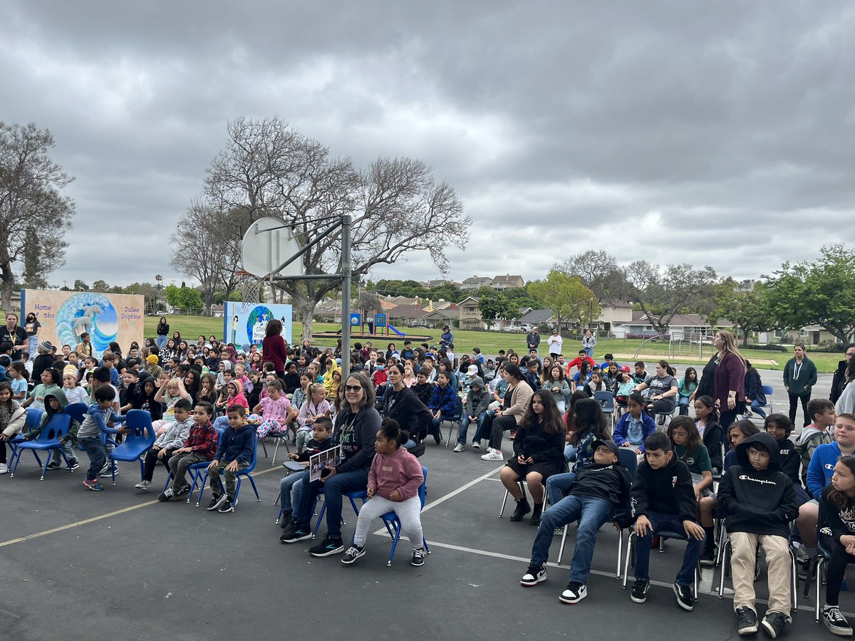 principaldulles's tweet photo. Dulles Dolphins engineer plans to to encapsulate an egg, share their thinking, and then test their plan. #pltwengineers #DullesElementary #NLMUSD https://t.co/KWOhAVwala