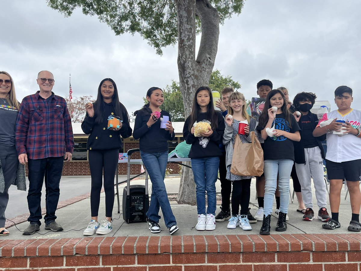 principaldulles's tweet photo. Dulles Dolphins engineer plans to to encapsulate an egg, share their thinking, and then test their plan. #pltwengineers #DullesElementary #NLMUSD https://t.co/KWOhAVwala