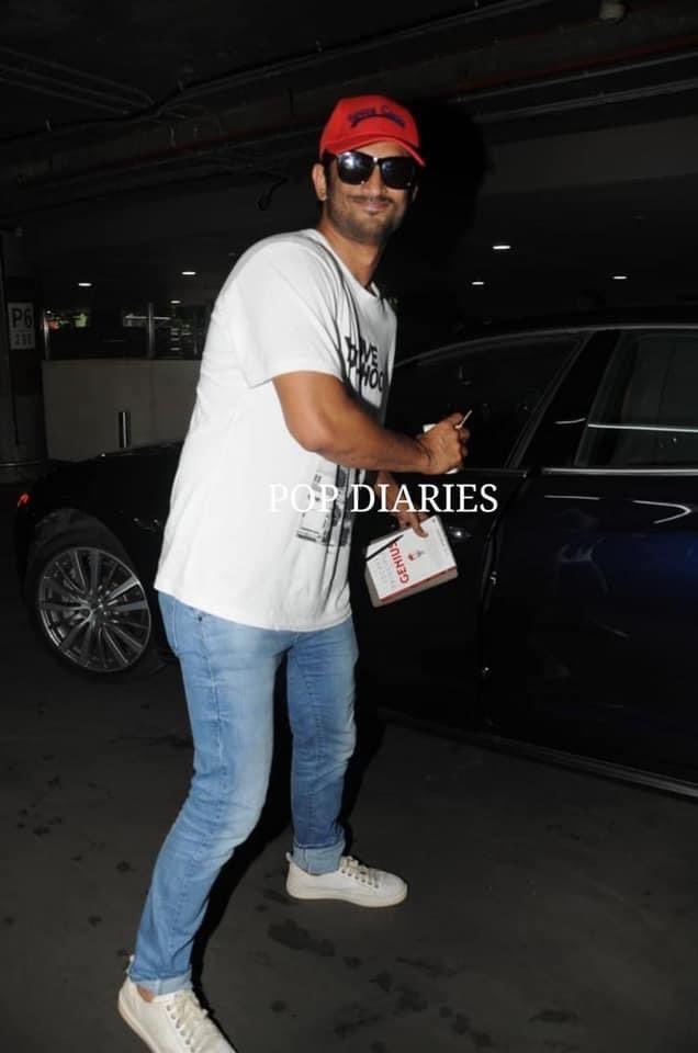 ( 11 / 06 / 2018 ) 

My handsome hunk @itsSSR spotted at Mumbai Airport ✈️

My boy's charming smile melted my heart 😭💔😔🤗💓💓
Bae you are looking hot hot hot 🔥💎❤️
Sexiest overloaded 🔥🔥

#JusticeForSushantSinghRajput
#HandsomeHunk 
#Smiles  #Coffee
#MyBoy