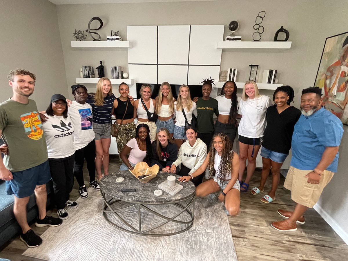 Always great having the squad back!

#WinningInParadise