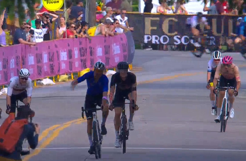 nuestrociclismo's tweet photo. #TulsaTough-3🇺🇸#Criterium
1⃣@Boardmanito🇺🇸@L39ionLA
2⃣@NoahGranigan🇺🇸@nclDisruptorscc
3⃣J.Schmeiser🇩🇪@RSCkempten
4S.Moavenzadeh🇺🇸
5°@Ferg_Arthur🇺🇸@txrhcycling
6°@SergioHenaoofic🇨🇴
8°@CleverMartinez🇻🇪@NCLnightscc
9° @Jaifran1986🇨🇴
11°@JuanesArangoC🇨🇴
#senditintulsa #ncl #nclracing https://t.co/fRiojvgB88