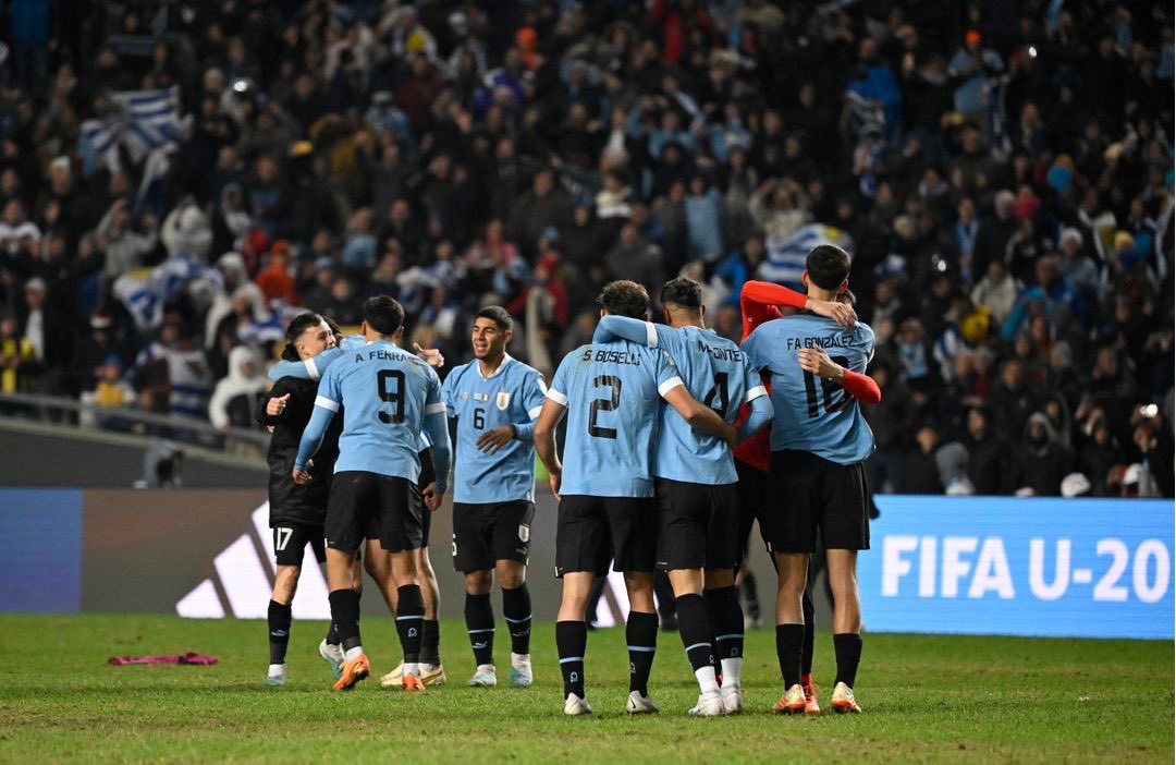 🏆 ¡𝙎𝙊𝙈𝙊𝙎 𝘾𝘼𝙈𝙋𝙀𝙊𝙉𝙀𝙎 𝘿𝙀𝙇 𝙈𝙐𝙉𝘿𝙊! 🇺🇾 ¡Uruguay noma’! 

Felicitaciones a los chiquilines de la Sub 20 y todo el cuerpo técnico que se traen la copa del Mundial en Argentina tras ganarle a Italia 1 a 0 la final .

¡Orgullo Celeste! <a href="/AUFOficial/">AUF</a>