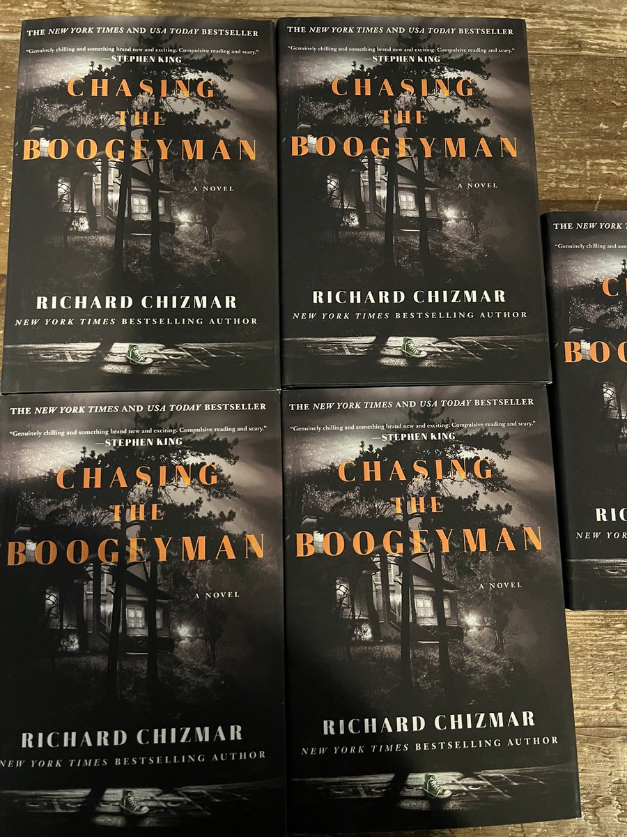 Richard Chizmar on X: GIVEAWAY TIME: I'll pick one lucky random winner  this Sunday night and send them a free signed Stephen King book. All you  have to do is Follow and